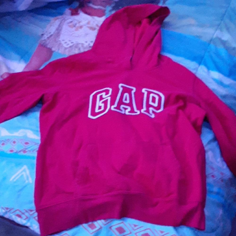 Red gap sweatshirt
